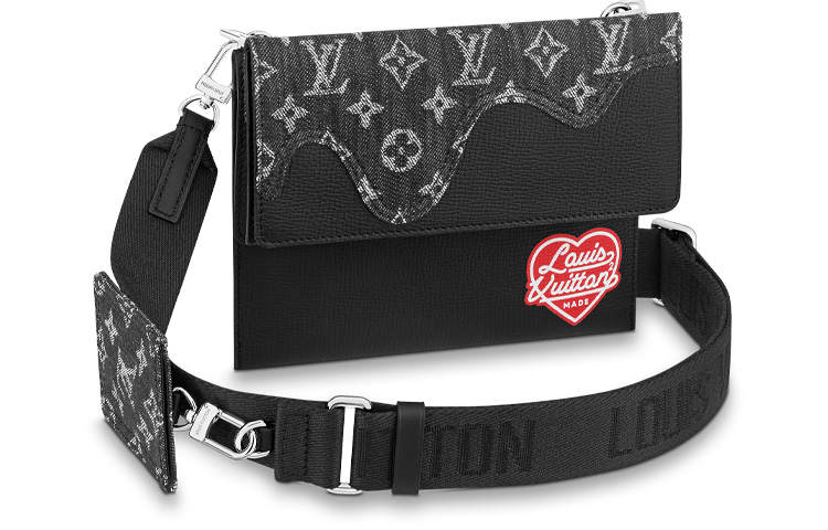 LOUIS VUITTON X Nigo Trio Pouch Monogram Black