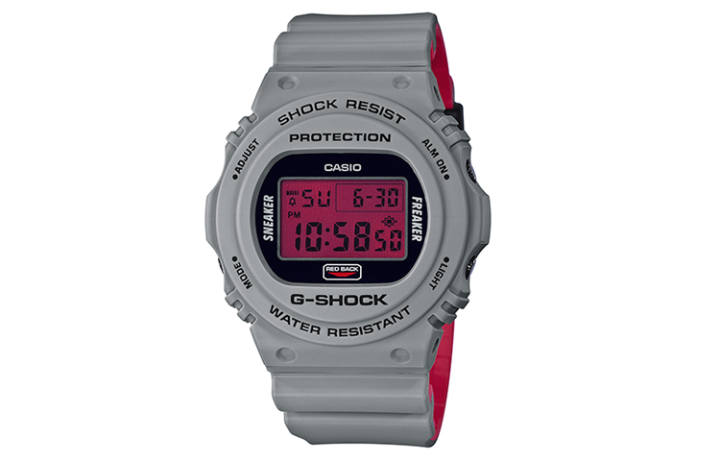 CASIO CASIO Men G-SQUAD Series Red Watch DW-5700SF-1