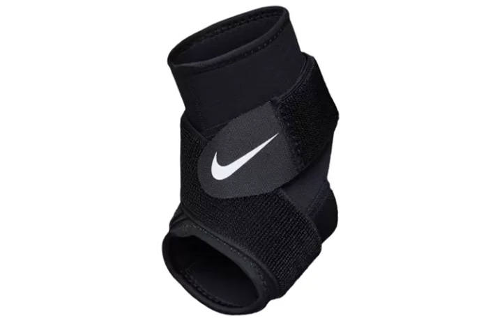 Nike Nike Neoprene, Nylon, Polyester, Elastic Artificial Fiber Wristbands Unisex Black