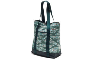 UNDEFEATED Polyester Handbag Regular Unisex Green