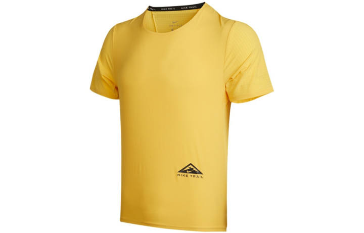 Nike Nike T Shirts Men's Yellow Crew Neck Moderate Straight Fit