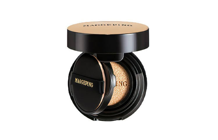 MAOGEPING Caviar Air Cushion Liquid Foundation Luxury Style Clear Dewy Skin Concealing Sun Protection