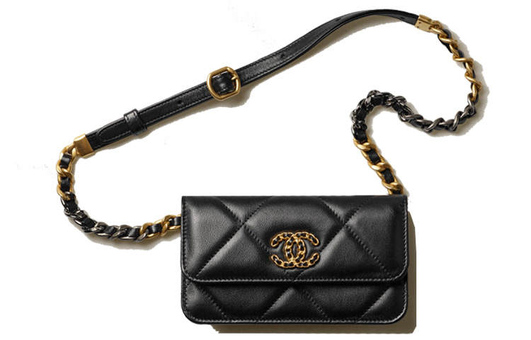 CHANEL 19Bag Sheepskin Material Fanny Pack, Shoulder Bag, Cell Phone Pouch, Crossbody Bag Women's Black