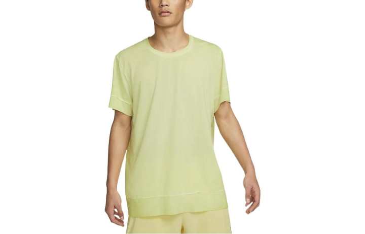 Nike Nike T Shirts Men's Lemon Crew Neck Moderate Straight Fit