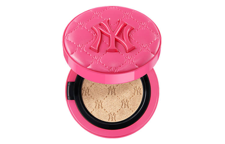 MLB Monogram Air Cushion Foundation Non Cakey Clear Concealing Brightening Skin Tone Natural