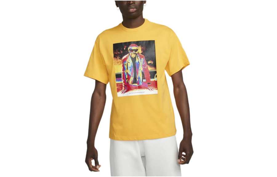 Nike Nike T Shirts Men's Yellow Crew Neck Moderate Straight Fit