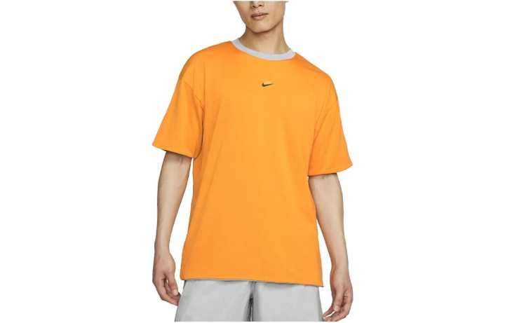 Nike Nike T Shirts Men's Yellow Crew Neck Moderate Straight Fit