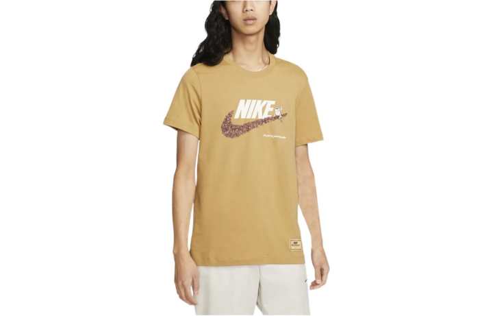 Nike Nike T Shirts Men's Element Gold Crew Neck Moderate Straight Fit