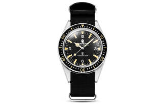 A BATHING APE Bape Classic Type 1 Bapex Watch Black