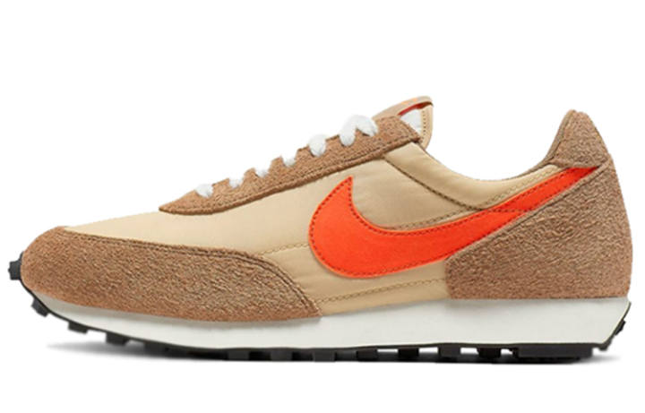Nike Nike Daybreak Vegas Gold College Orange
