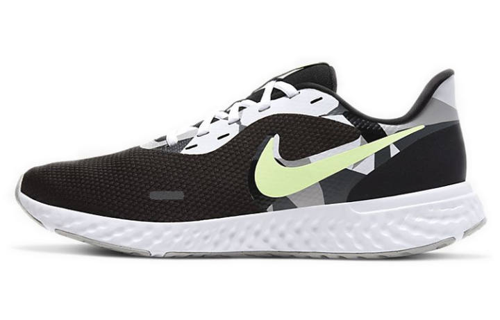 Nike Nike Revolution 5 Black Ghost Green