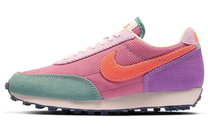 Nike Nike Daybreak Corduroy Desert Berry Women's