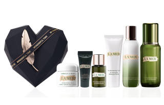 LA MER Luxury Black Obsidian Box Essence Of Water, Emulsion, And Lotion Skincare Sets