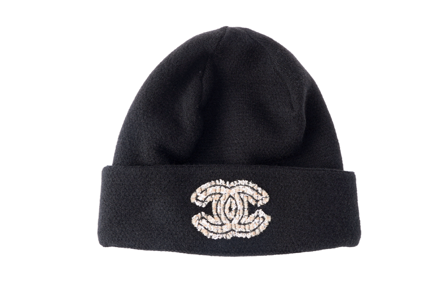 CHANEL CHANEL Cloche White Beige Cc Logo Beanie AA8603
