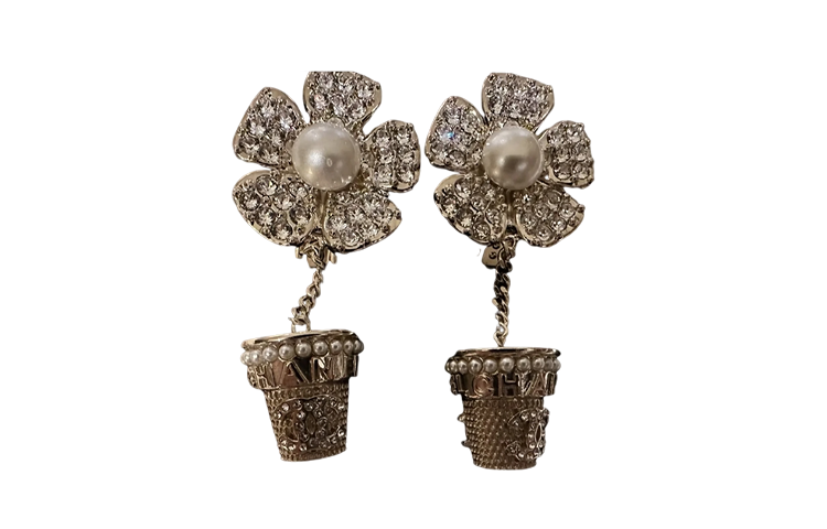 CHANEL Clip On Earrings Women's Gold