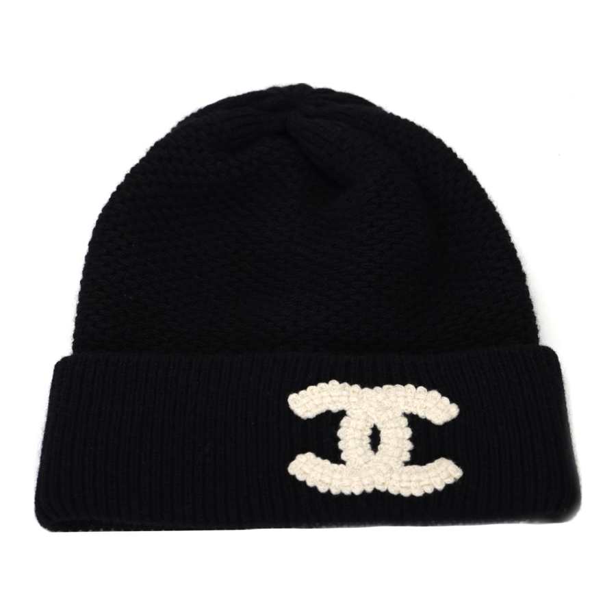 CHANEL CHANEL White Cc Logo Beanie