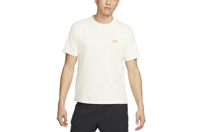 Nike Nike T Shirts Men's White Crew Neck Moderate Straight Fit
