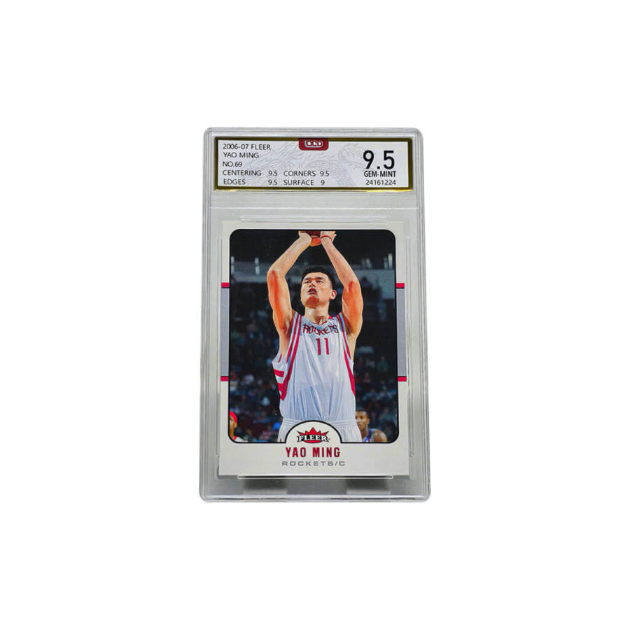 FLEER Yao Ming Player Card Fleer Collection, Grand Scale Court Game Winning Moment, Gold Logo 9.5 Points High Score