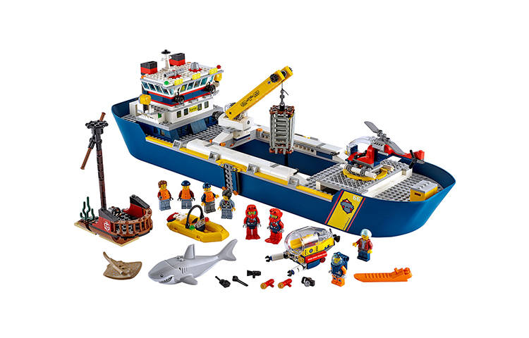 LEGO City Collection Ocean Adventure Giant Wheel Building Blocks 793 Pcs 60266