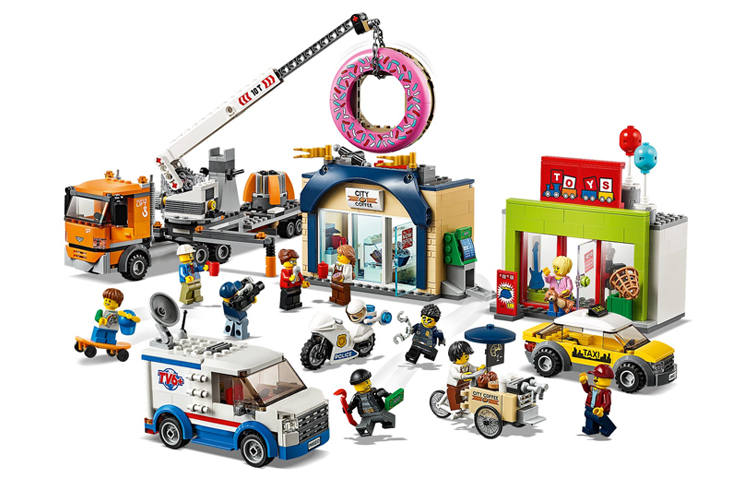 LEGO City Collection, Donut Shop Opening Plastic Building Blocks Above 400 Pcs 60233