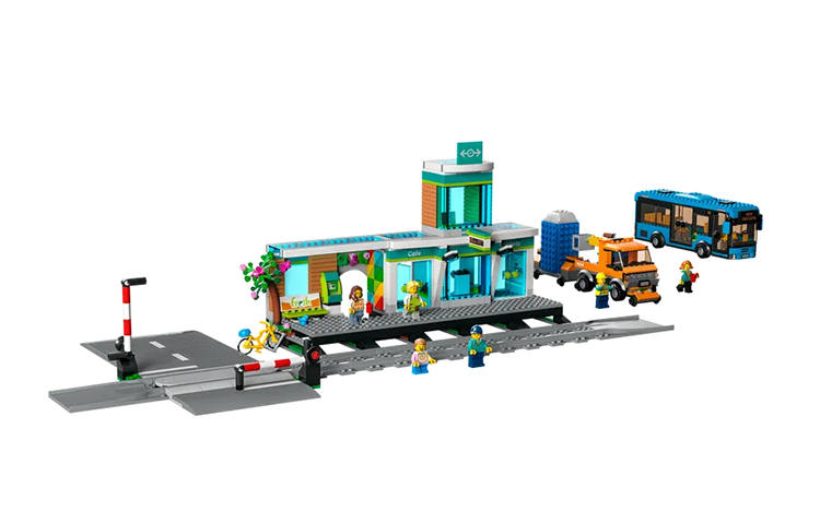 LEGO City Busy Train Station Plastic Building Blocks 601 1000pcs 60335 1
