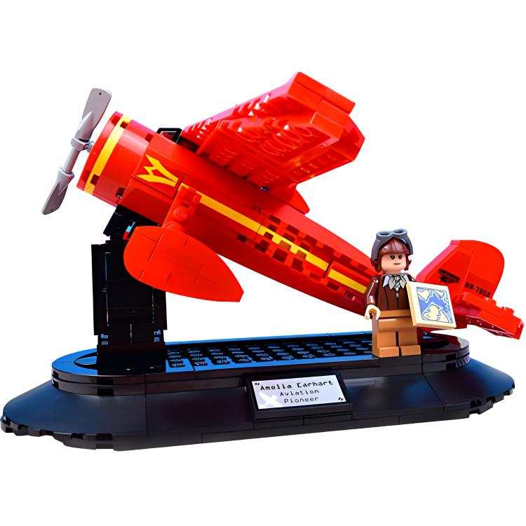 LEGO Classic Collection Tribute To Aviation Pioneer Amelia Earhart Soothing Building Blocks 0 300 40450