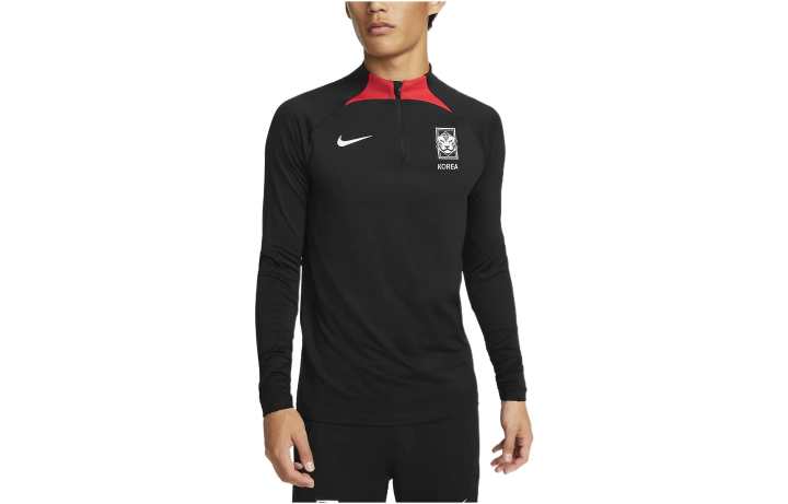 Nike Nike T Shirts Men's Black Moderate Straight Fit