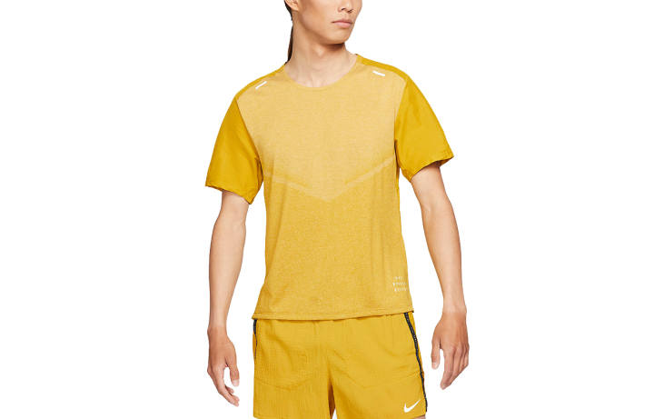 Nike Nike T Shirts Men's Yellow Crew Neck Moderate Straight Fit