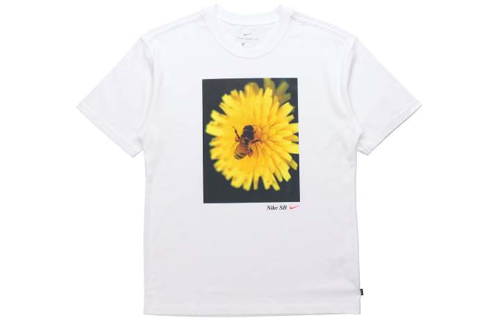 Nike Nike T Shirts Men's White Crew Neck Moderate Straight Fit