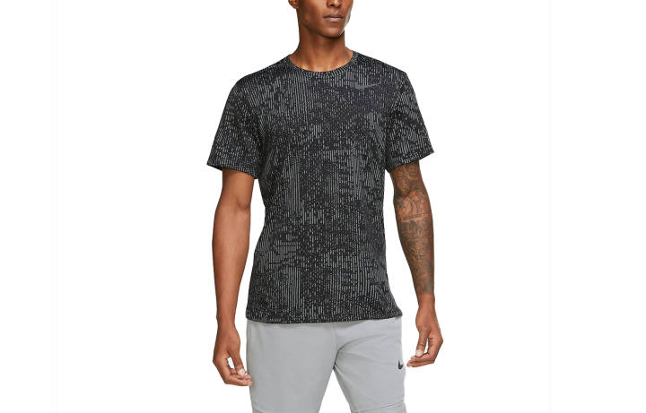 Nike Nike T Shirts Men's Black Crew Neck Moderate Straight Fit