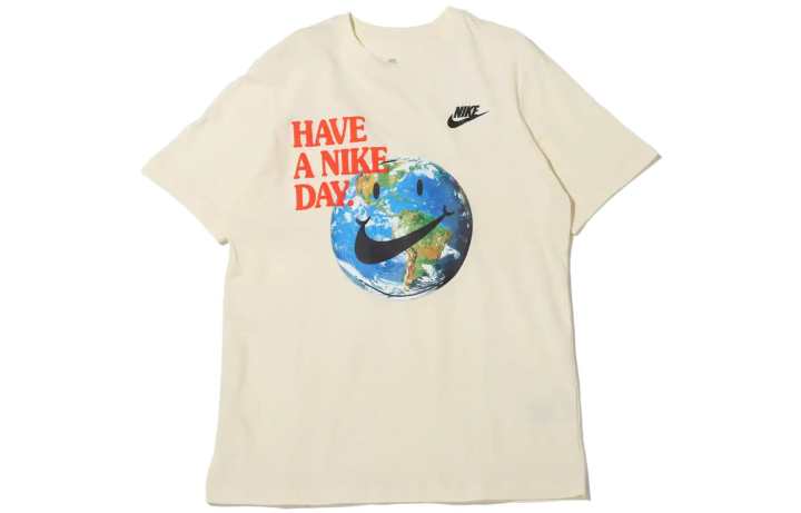 Nike Nike T Shirts Men's Beige Crew Neck Moderate Straight Fit