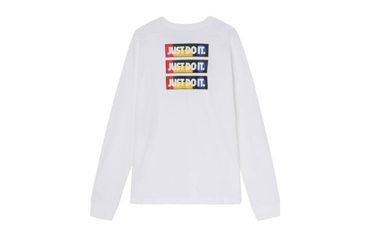 Nike Nike T Shirts Men's White Crew Neck Moderate Straight Fit