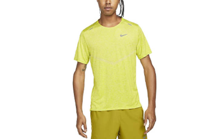 Nike Nike T Shirts Men's Lemon Crew Neck Moderate Straight Fit