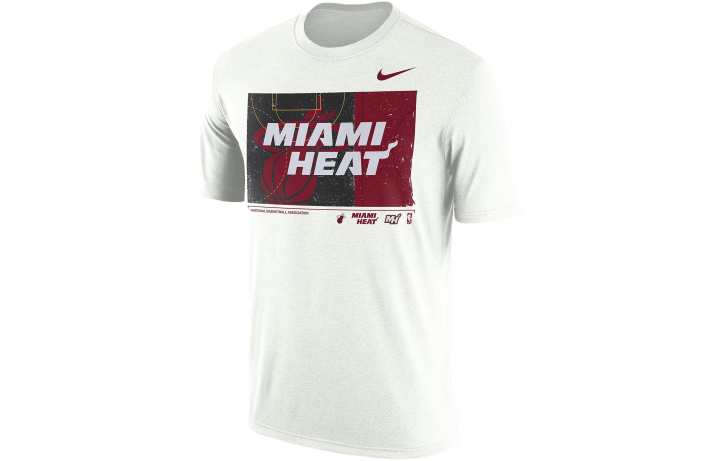 Nike Nike T Shirts Men's White Crew Neck Moderate Straight Fit