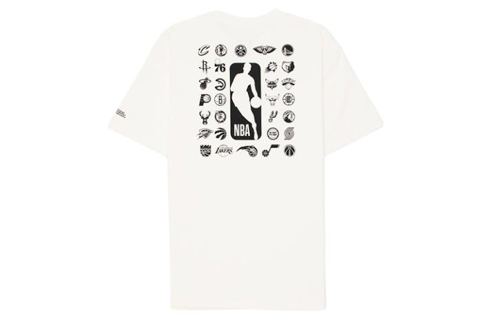 Nike Nike T Shirts Men's White Crew Neck Moderate Straight Fit