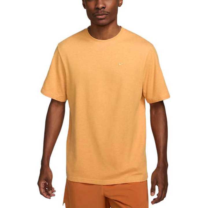 Nike Nike T Shirts Men's Yellow Crew Neck Moderate Straight Fit