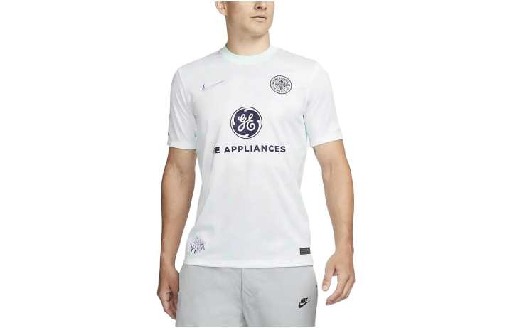 Nike Nike T Shirts Men's White Crew Neck Moderate Straight Fit