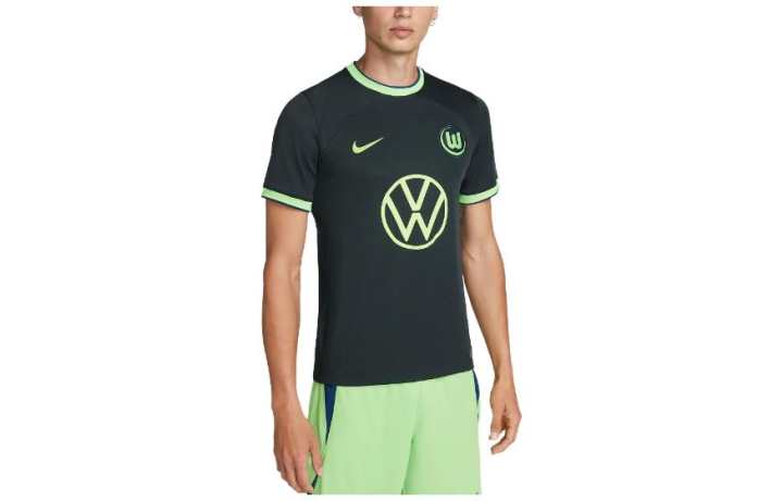 Nike Nike T Shirts Men's Green Crew Neck Moderate Straight Fit