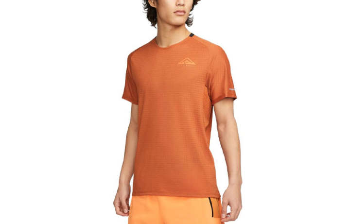 Nike Nike T Shirts Men's Dark Umber Crew Neck Moderate Straight Fit