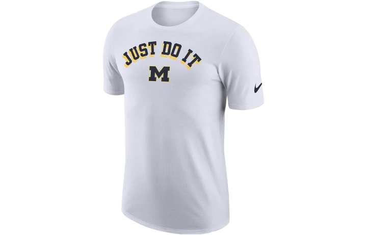 Nike Nike T Shirts Men's White Crew Neck Moderate Straight Fit