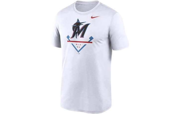 Nike Nike T Shirts Men's White Crew Neck Moderate Straight Fit