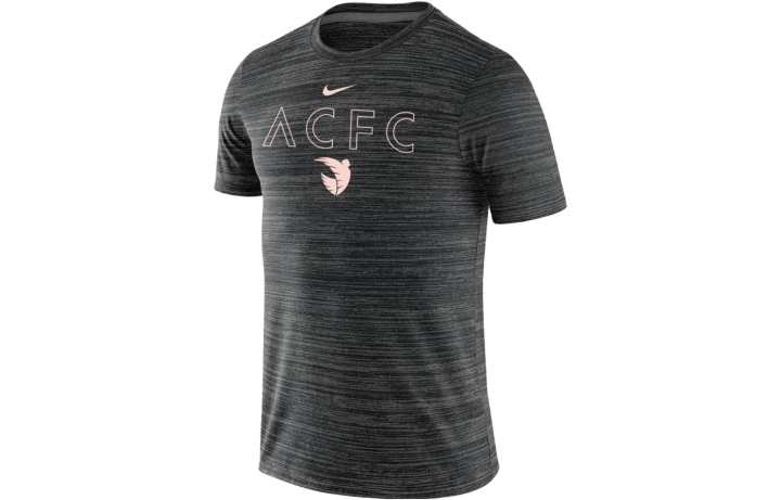 Nike Nike T Shirts Men's Black Crew Neck Moderate Straight Fit