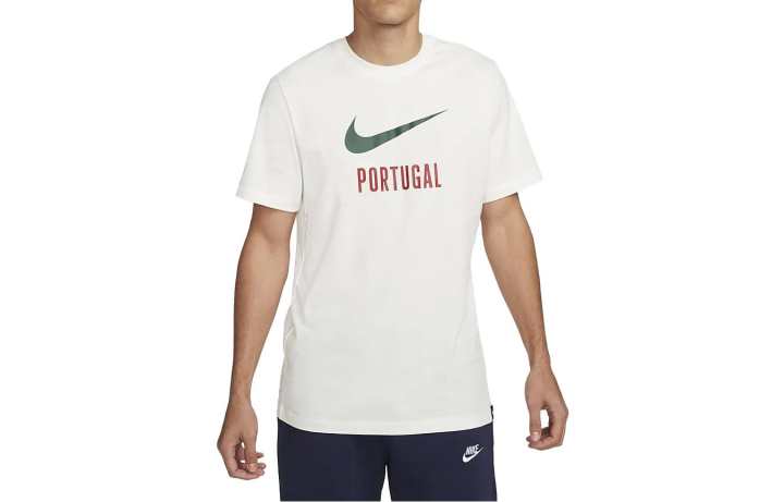 Nike Nike T Shirts Men's White Crew Neck Moderate Straight Fit