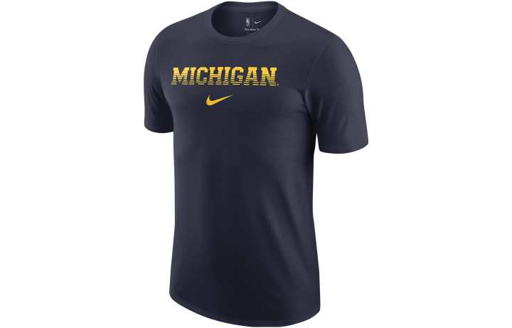 Nike Nike T Shirts Men's Navy Crew Neck Moderate Straight Fit