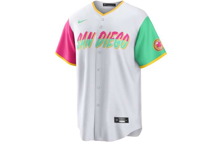 Nike Nike T Shirts Men's White Crew Neck Moderate Straight Fit