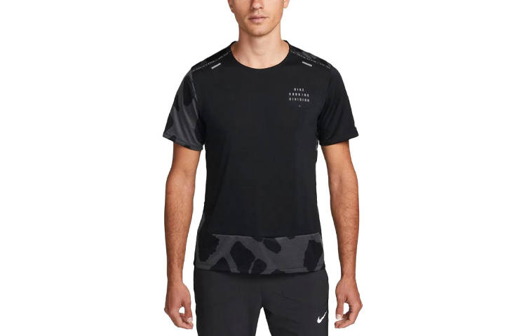 Nike Nike T Shirts Men's Black Crew Neck Moderate Straight Fit