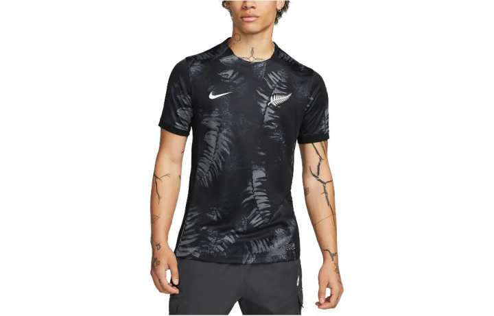 Nike Nike T Shirts Men's Black Crew Neck Moderate Straight Fit