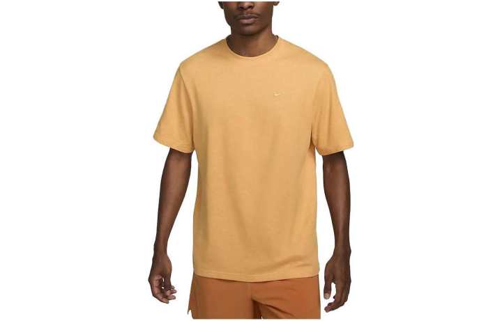 Nike Nike T Shirts Men's Yellow Crew Neck Moderate Straight Fit