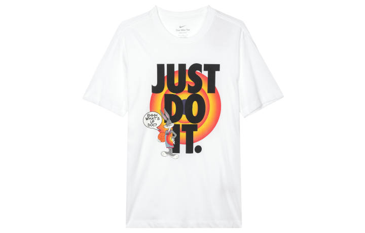 Nike Nike T Shirts Men's White Crew Neck Moderate Straight Fit