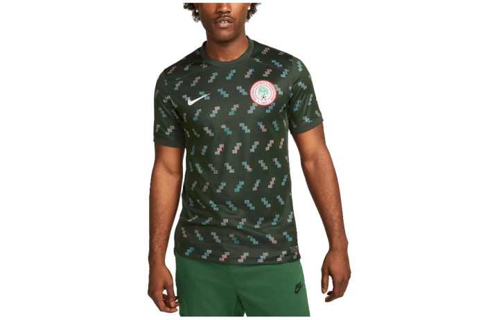 Nike Nike T Shirts Men's Olive Crew Neck Moderate Straight Fit